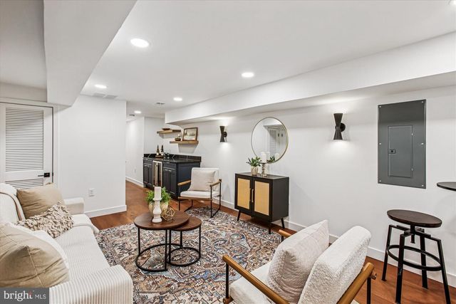 218 15TH ST NE, Washington, DC 20002