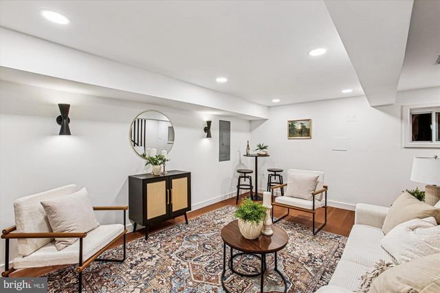 218 15TH ST NE, Washington, DC 20002