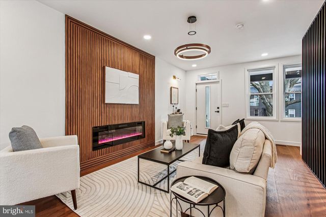 218 15TH ST NE, Washington, DC 20002