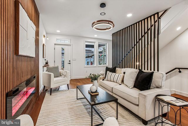 218 15TH ST NE, Washington, DC 20002