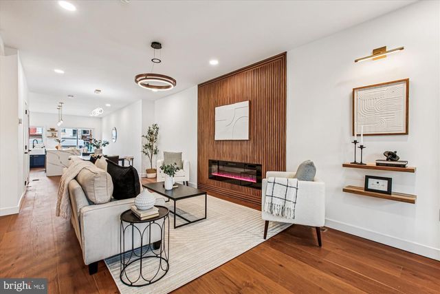 218 15TH ST NE, Washington, DC 20002