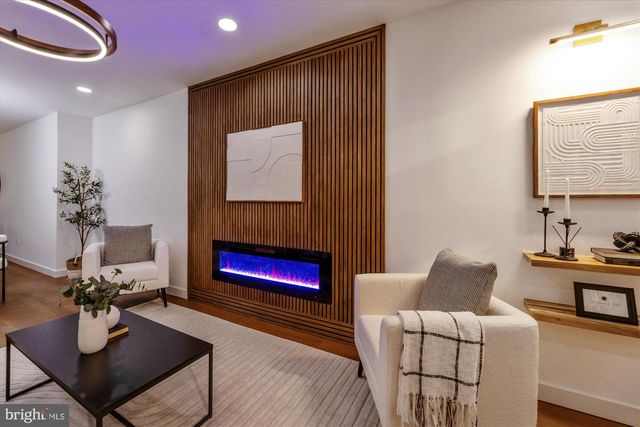 218 15TH ST NE, Washington, DC 20002