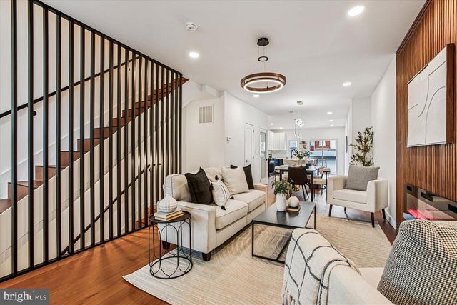 218 15TH ST NE, Washington, DC 20002