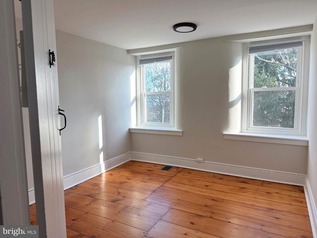 631 PENNS PARK RD, Newtown, PA 18940