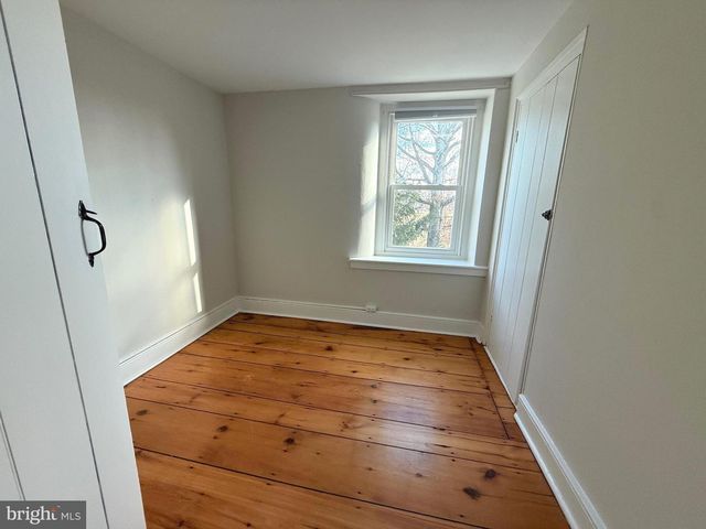 631 PENNS PARK RD, Newtown, PA 18940