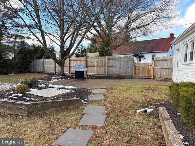 631 PENNS PARK RD, Newtown, PA 18940