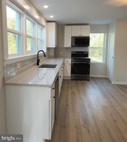 631 PENNS PARK RD, Newtown, PA 18940