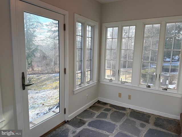 631 PENNS PARK RD, Newtown, PA 18940