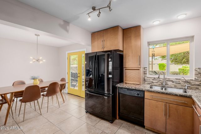 2145 W INDIANOLA Avenue, Phoenix, AZ 85015