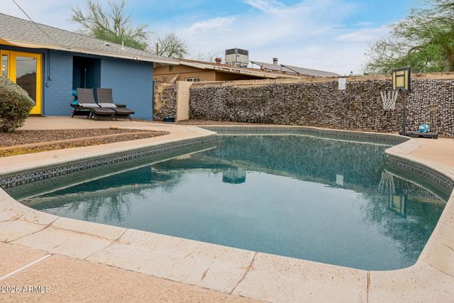 2145 W INDIANOLA Avenue, Phoenix, AZ 85015