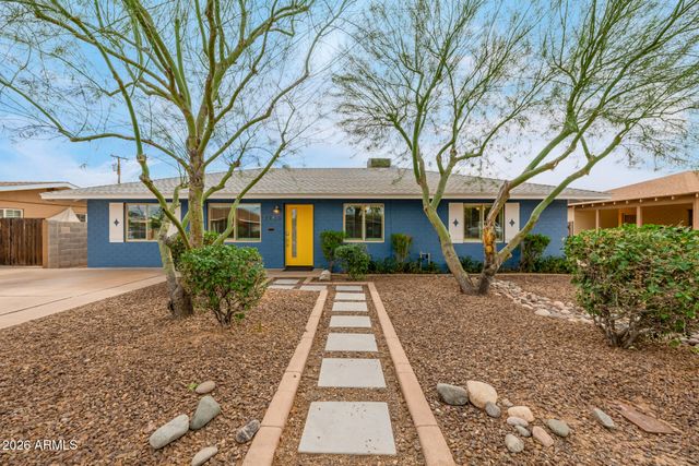 2145 W INDIANOLA Avenue, Phoenix, AZ 85015