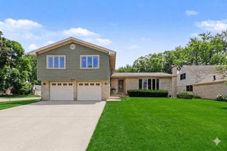 1621 N Belmont Avenue, Arlington Heights, IL 60004
