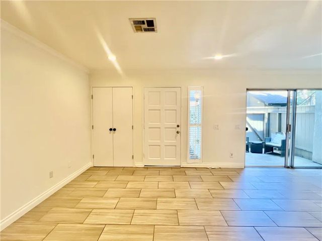 542 W Dunton 29, Orange, CA 92865