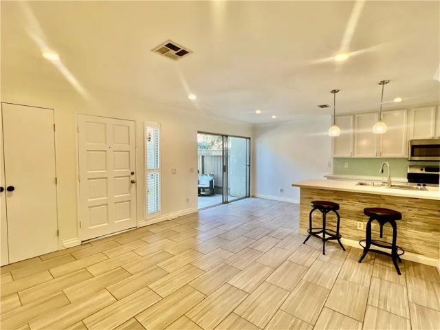 542 W Dunton 29, Orange, CA 92865
