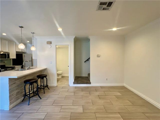 542 W Dunton 29, Orange, CA 92865