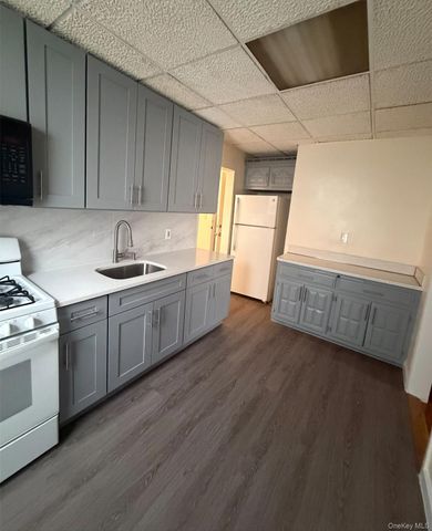 9347 202nd Street, Hollis, NY 11423