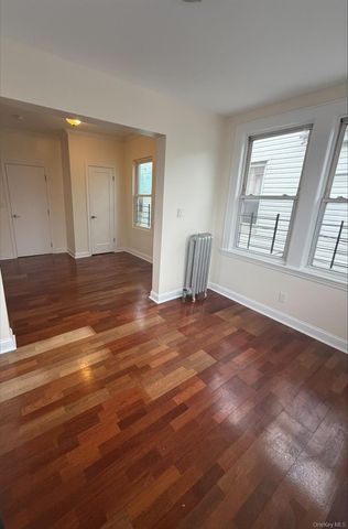 9347 202nd Street, Hollis, NY 11423