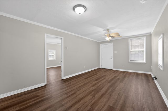 8914 Cardella Avenue, Dallas, TX 75217