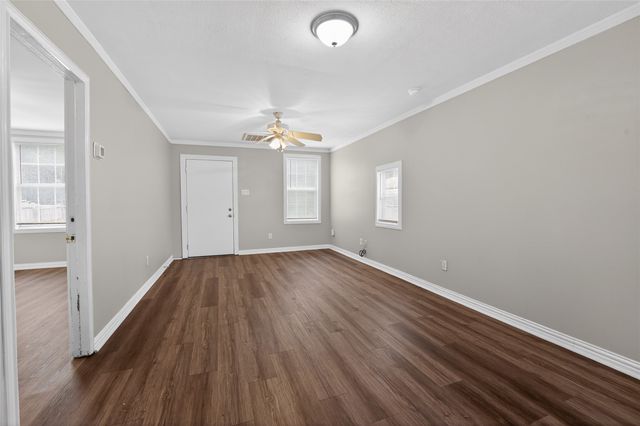 8914 Cardella Avenue, Dallas, TX 75217
