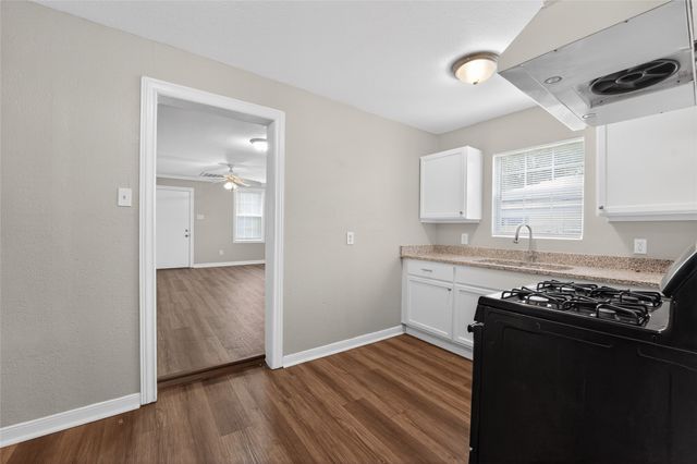 8914 Cardella Avenue, Dallas, TX 75217