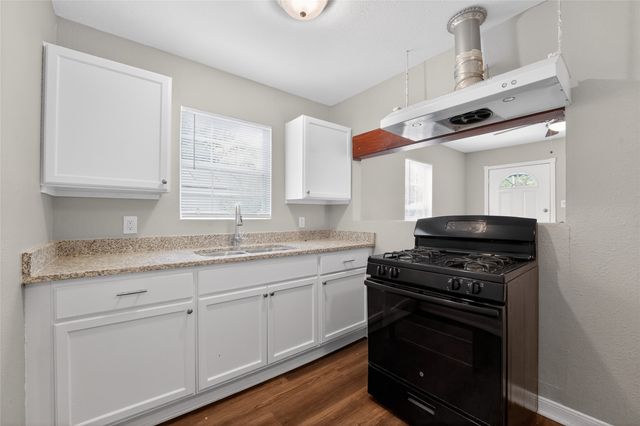 8914 Cardella Avenue, Dallas, TX 75217