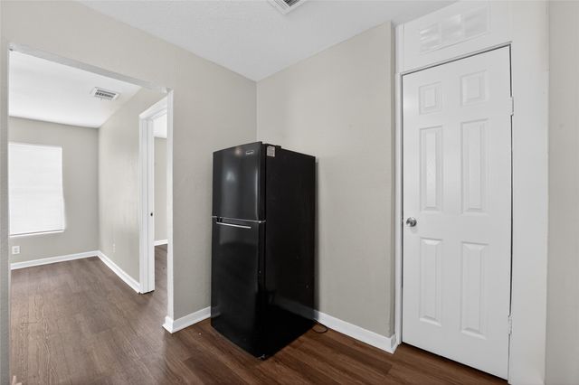 8914 Cardella Avenue, Dallas, TX 75217