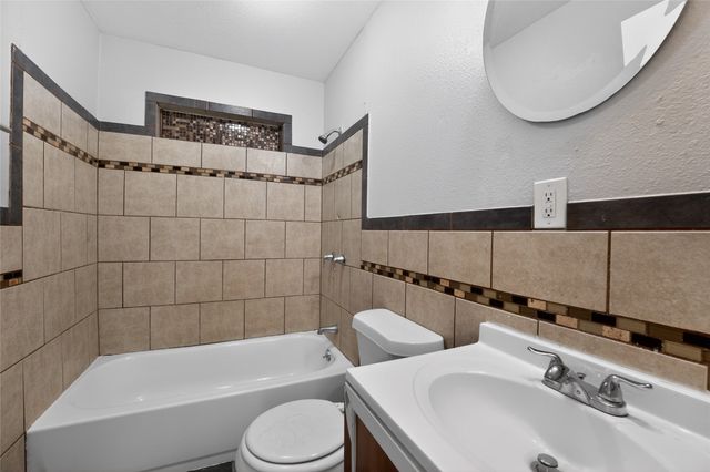 8914 Cardella Avenue, Dallas, TX 75217