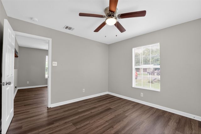 8914 Cardella Avenue, Dallas, TX 75217