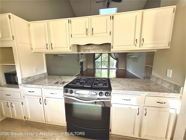 2352 Graystone Drive, Okemos, MI 48864
