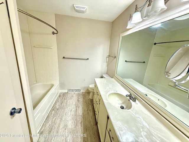 2352 Graystone Drive, Okemos, MI 48864