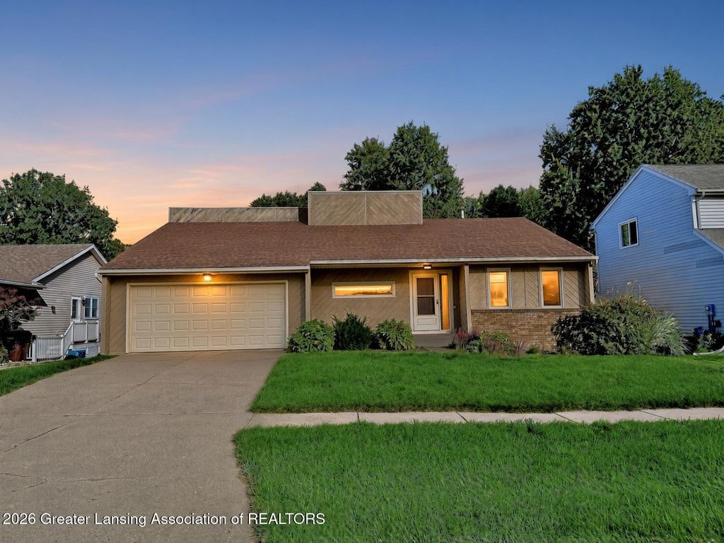 2352 Graystone Drive, Okemos, MI 48864