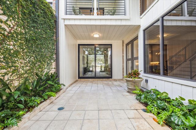 40 River Hollow Lane, Houston, TX 77027