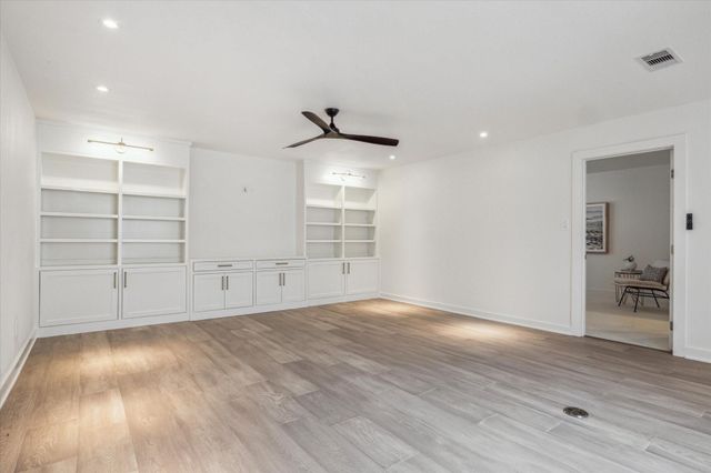 40 River Hollow Lane, Houston, TX 77027