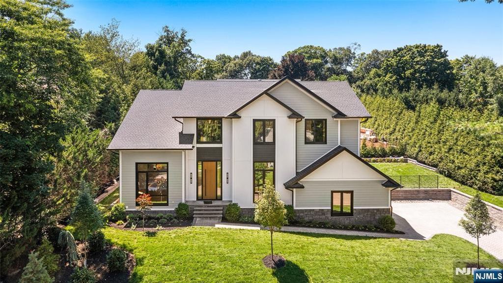 302 Pine Street, Haworth, NJ 07641