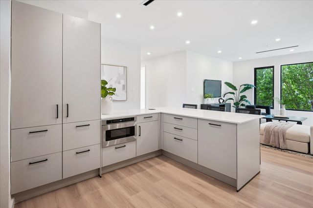 4534 Lake Avenue 103, Dallas, TX 75219