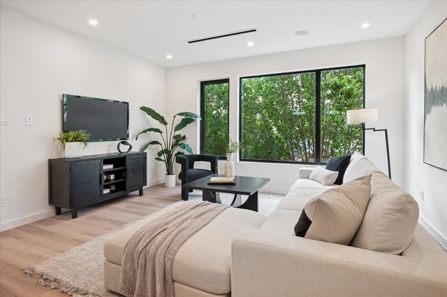 4534 Lake Avenue 103, Dallas, TX 75219