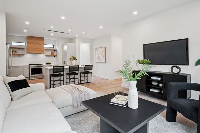 4534 Lake Avenue 103, Dallas, TX 75219