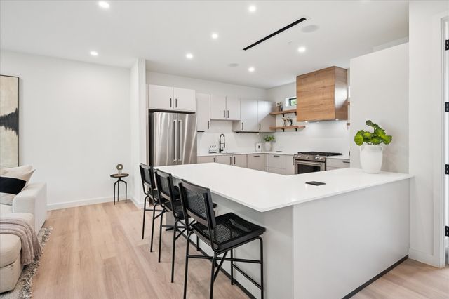 4534 Lake Avenue 103, Dallas, TX 75219