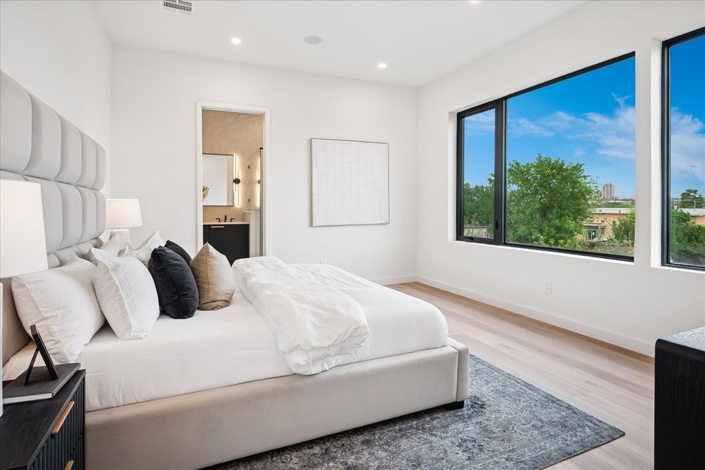 4534 Lake Avenue 103, Dallas, TX 75219