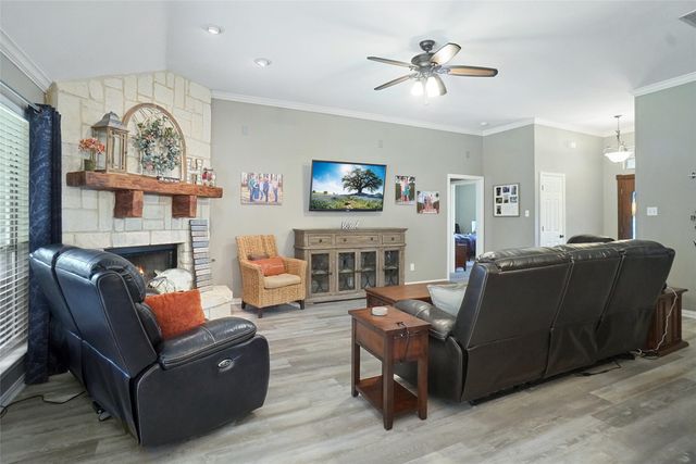 112 Ty Lane, Azle, TX 76020