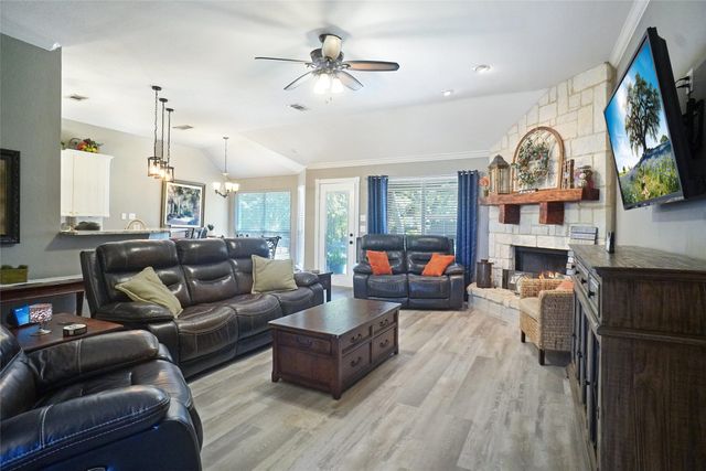 112 Ty Lane, Azle, TX 76020