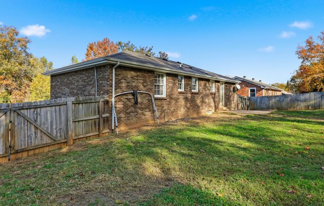 408 Needlewood Dr, Clarksville, TN 37040