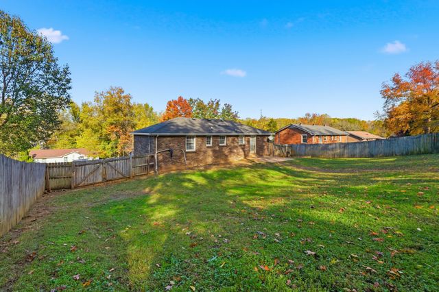 408 Needlewood Dr, Clarksville, TN 37040