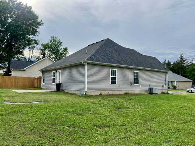 616 Niagra Ln, Murfreesboro, TN 37129