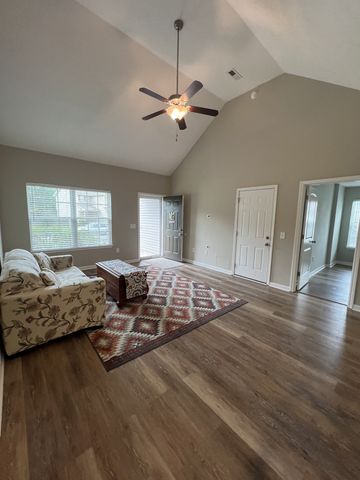 616 Niagra Ln, Murfreesboro, TN 37129