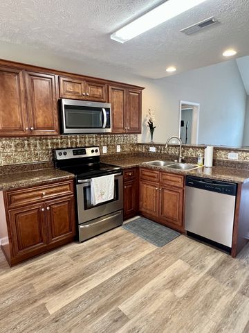 616 Niagra Ln, Murfreesboro, TN 37129