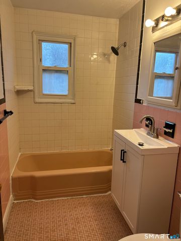 154 Park Street A1, Manchester, CT 06040