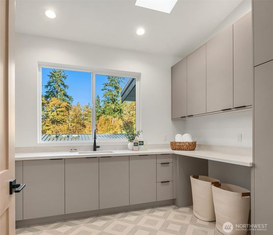 5222 Forest Avenue SE, Mercer Island, WA 98040
