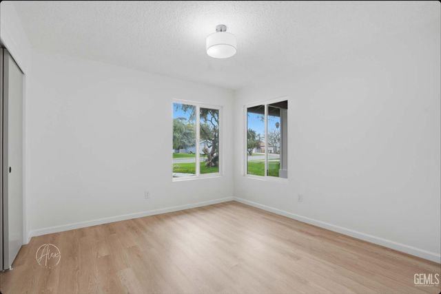 6608 Edgemont Drive, Bakersfield, CA 93309