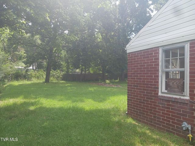 2040 Sherwood Road, Kingsport, TN 37664